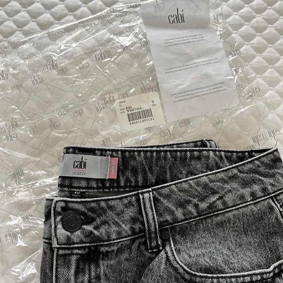 NEW Cabi Boyfriend Jeans - Picture 2 of 5